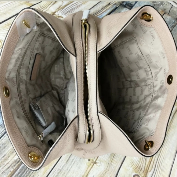 Michael Kors Jet Set Large  Shoulder tote - Picture 4 of 4